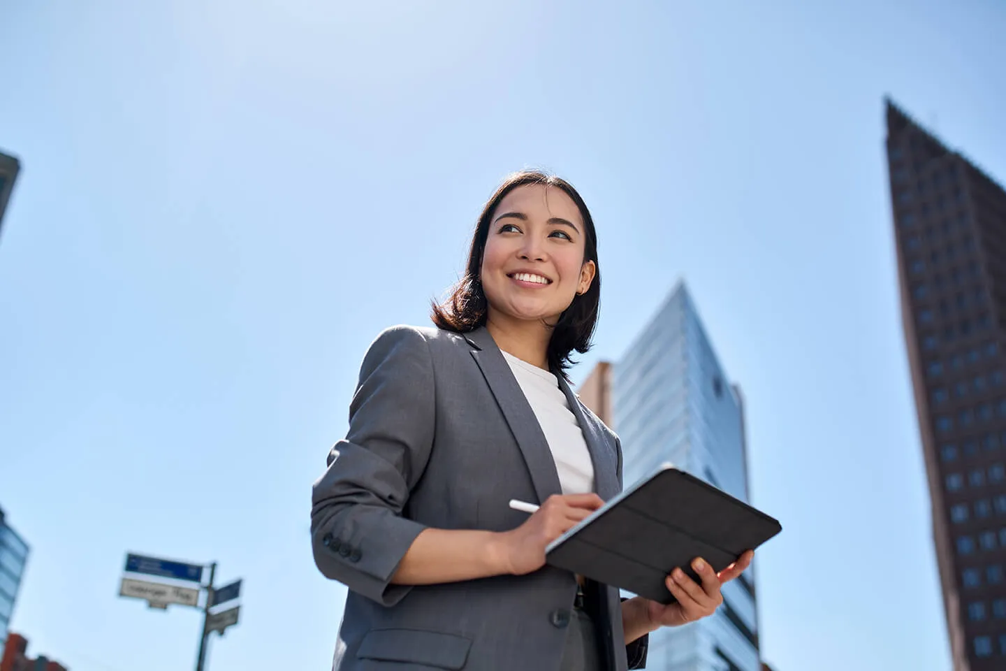 Sending and receiving electronic invoices made easy