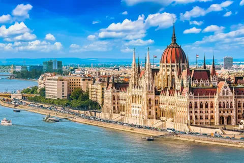 Invoice Data Reporting and Electronic Invoicing in Hungary
