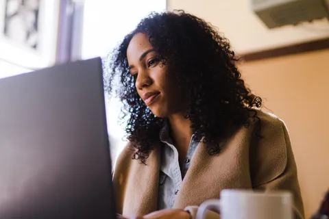 Still struggling with Peppol? 5 Tips to turn e-invoicing into a time-saver